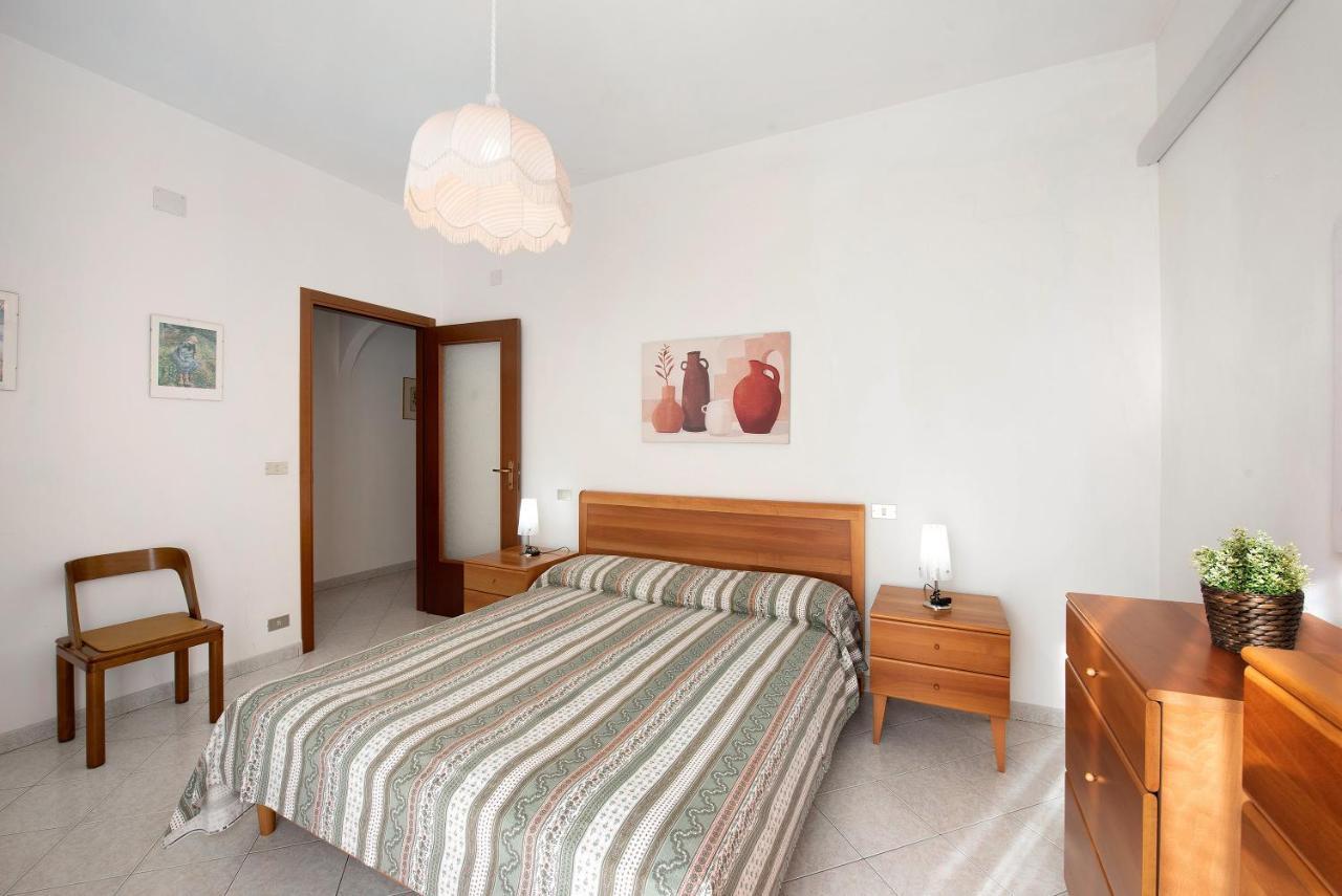 Trilocale Mazzini Con 2 Balconi Apartment Varazze Luaran gambar