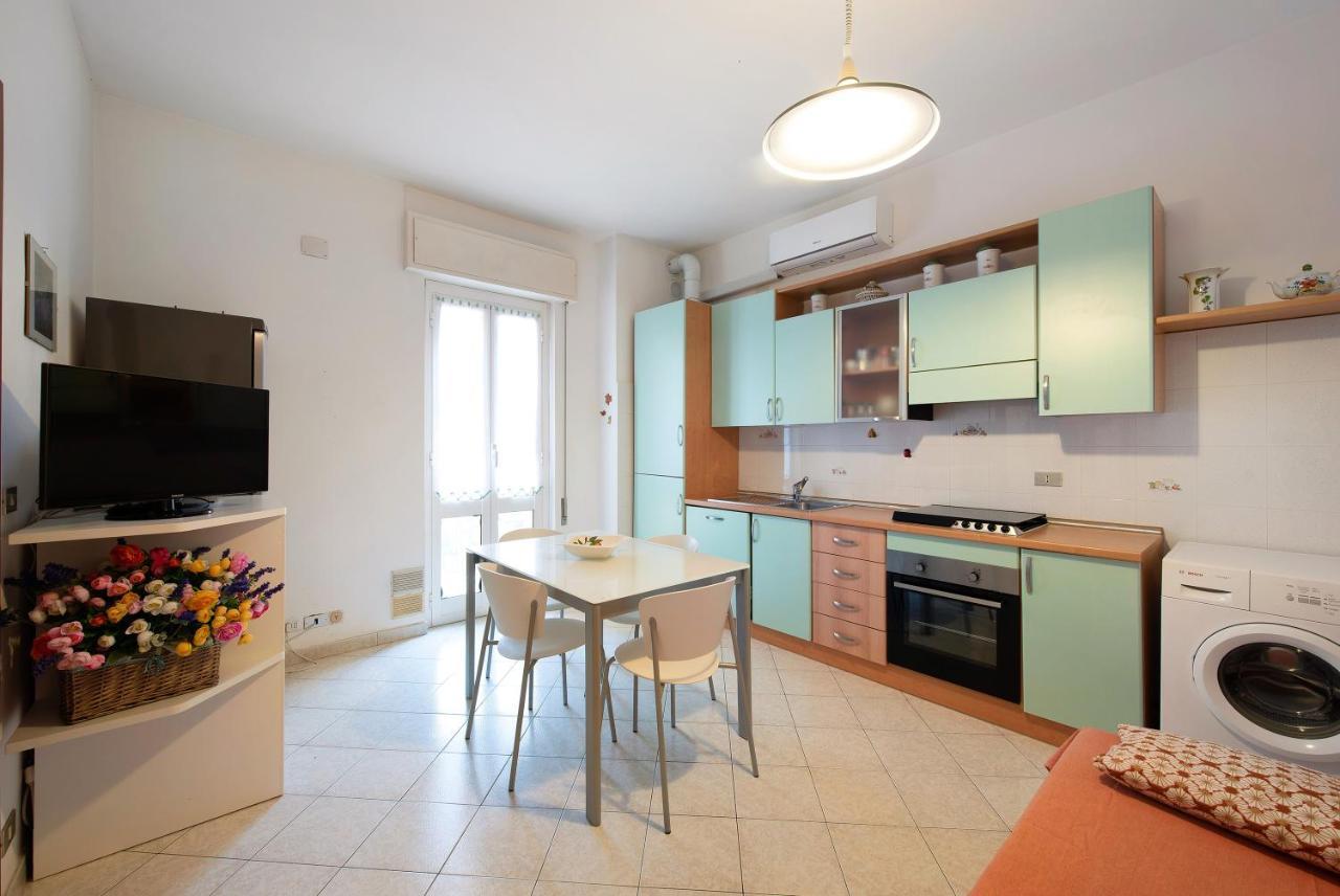 Trilocale Mazzini Con 2 Balconi Apartment Varazze Luaran gambar
