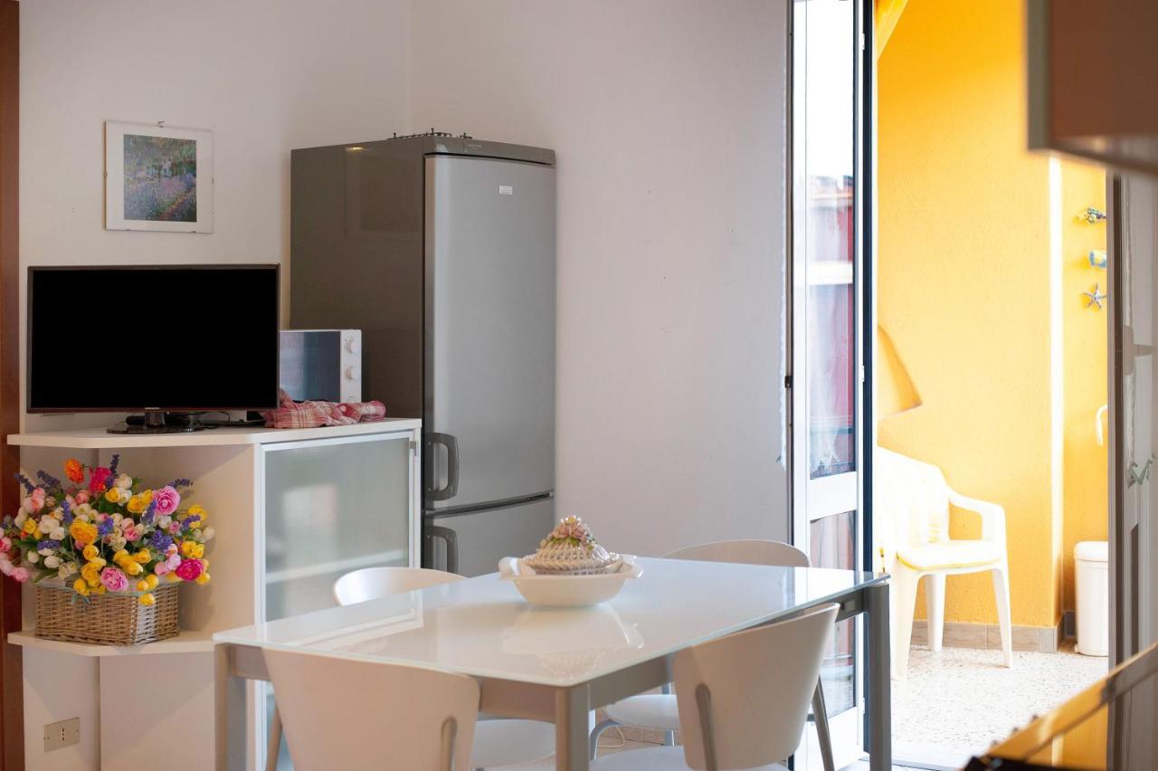 Trilocale Mazzini Con 2 Balconi Apartment Varazze Luaran gambar