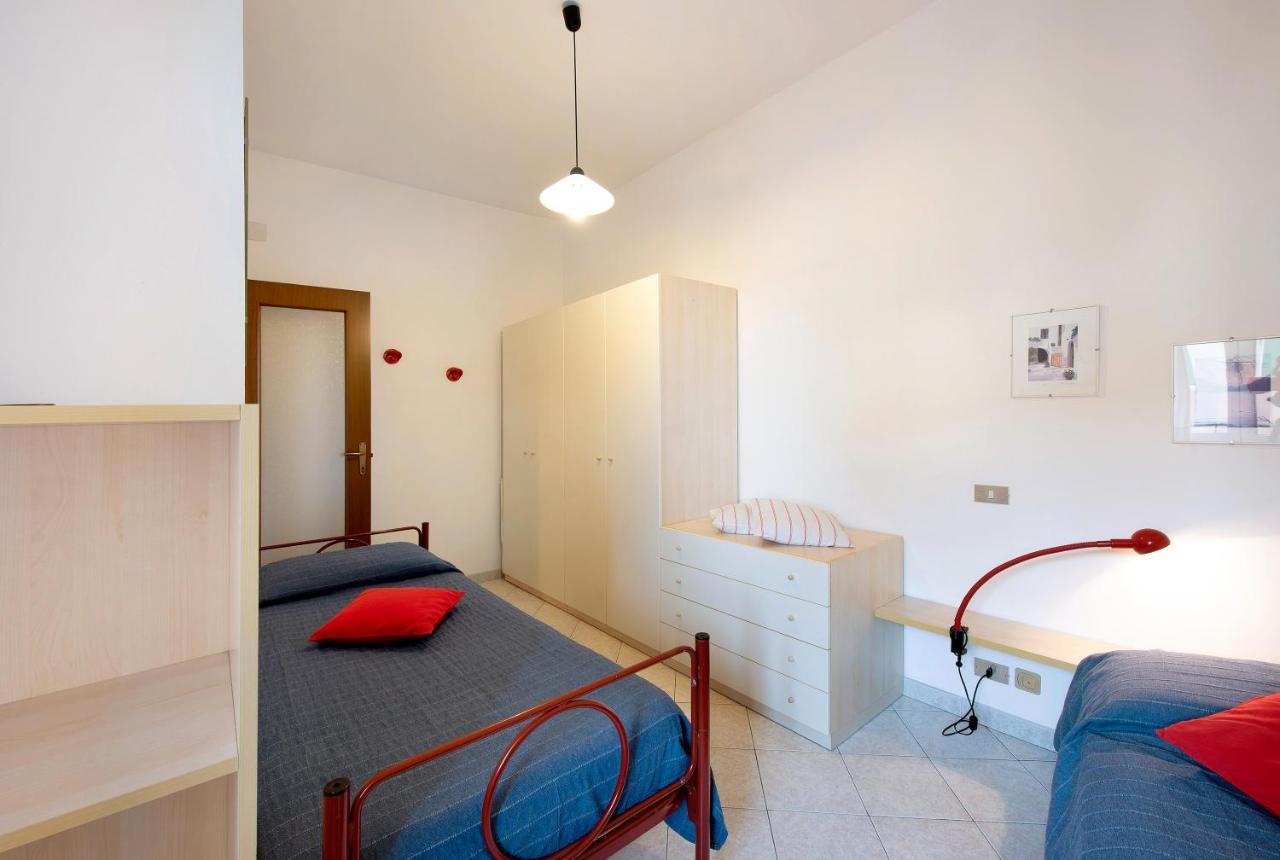 Trilocale Mazzini Con 2 Balconi Apartment Varazze Luaran gambar